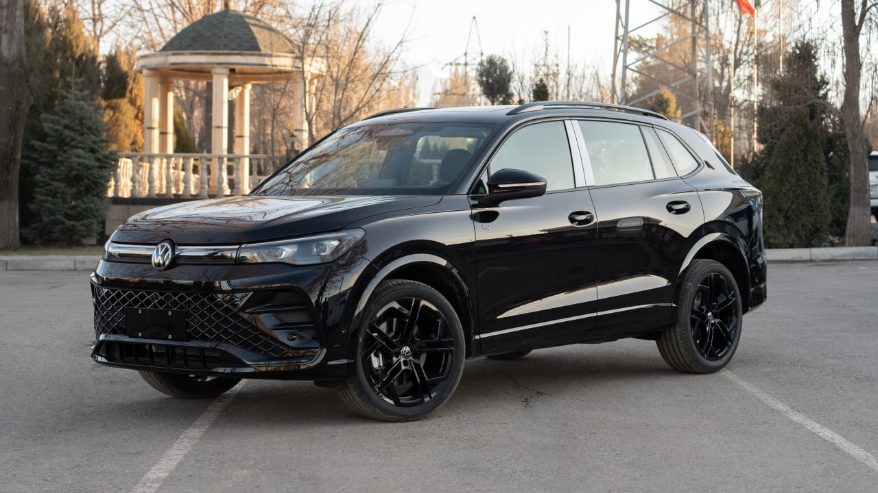 Volkswagen Tiguan L Pro Черный