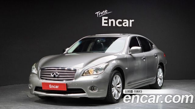 Infiniti M 2011