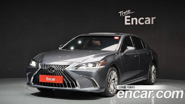 Lexus ES 2023