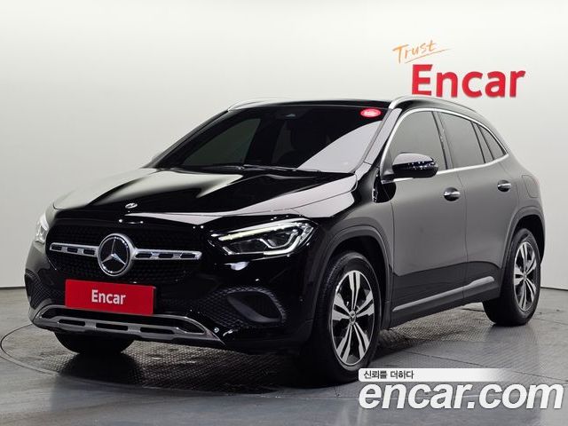 Mercedes-Benz GLA-Class 2021