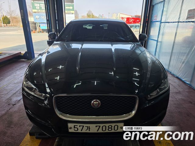 Jaguar XE 2015
