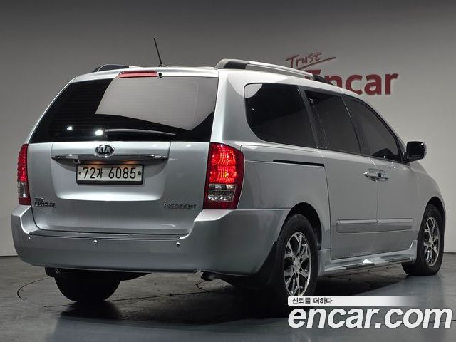 Kia Canival 2013