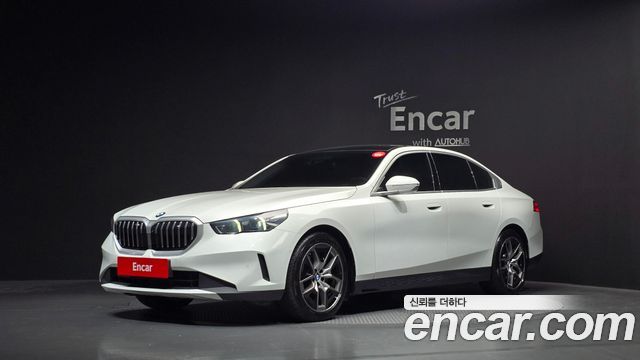 BMW 5-Series 2023