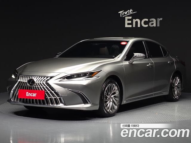 Lexus ES 2025