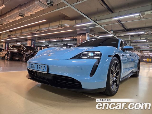 Porsche Taycan 2021
