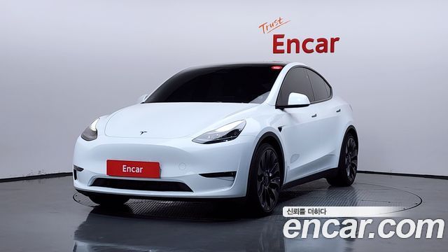 Tesla Model Y 2024