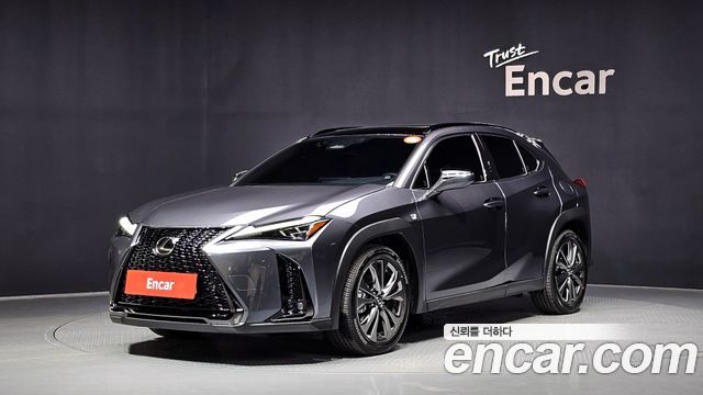 Lexus UX 2026