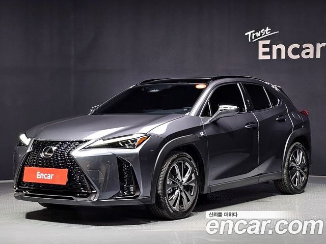 Lexus UX 2026