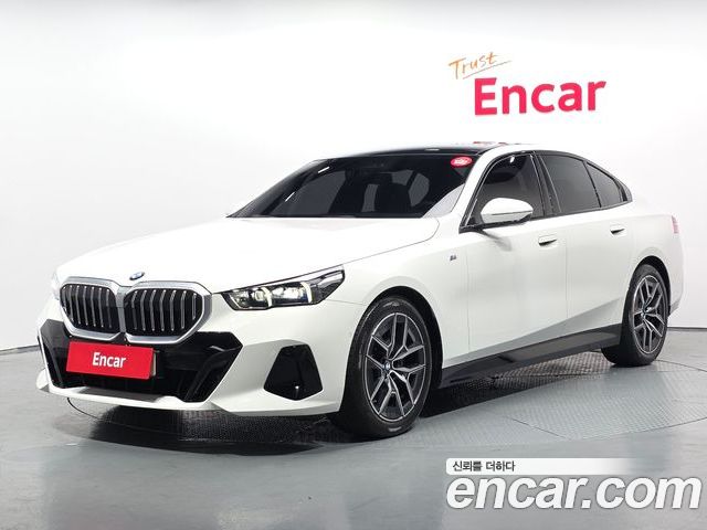 BMW 5-Series 2023