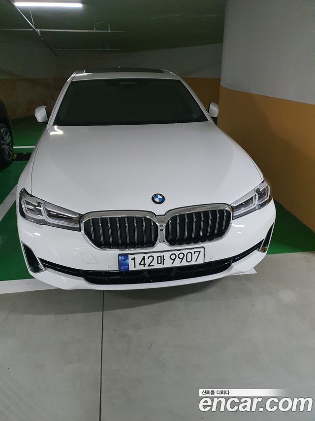 BMW 5-Series 2023