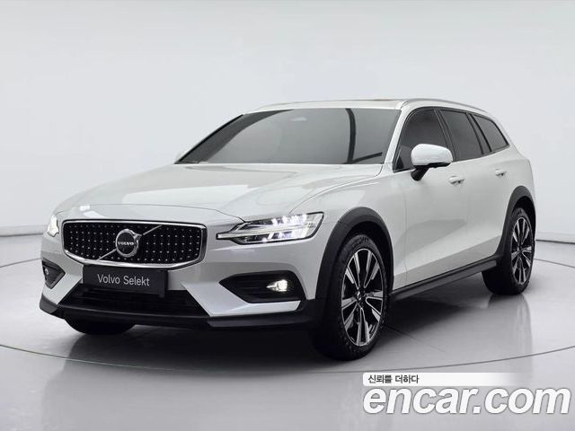 Volvo V60 2023