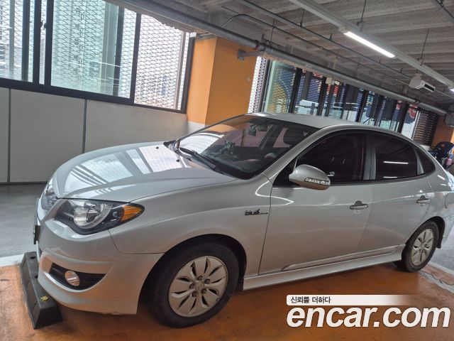 Hyundai AVANTE 2013