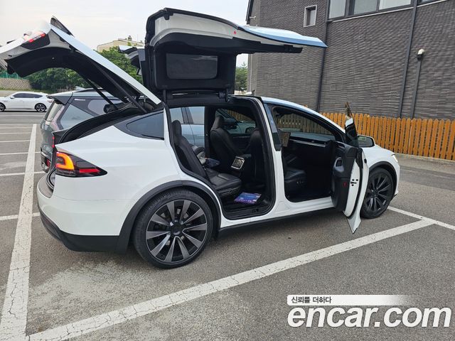 Tesla Model X 2023