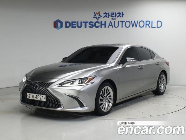 Lexus ES 2019