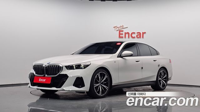 BMW 5-Series 2024