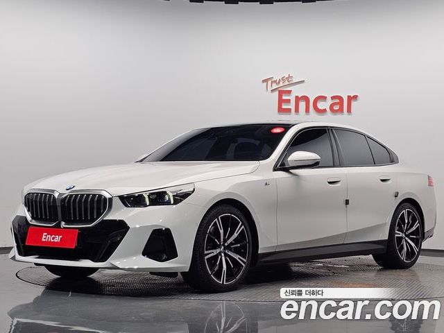 BMW 5-Series 2024