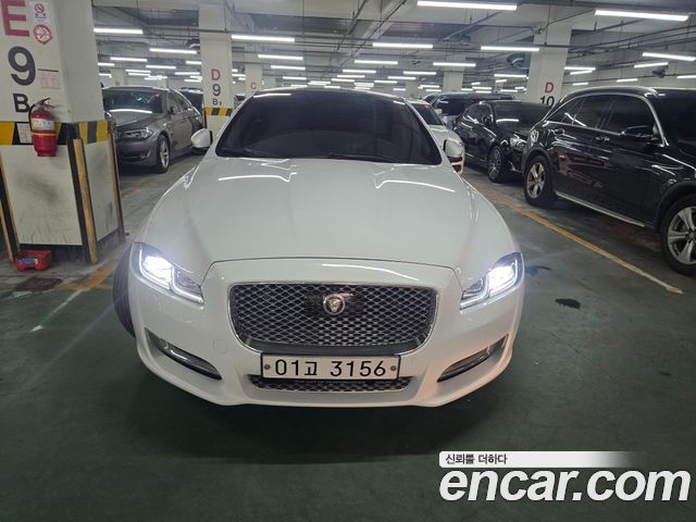 Jaguar XJ 2016