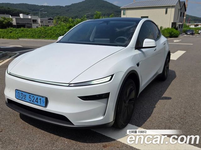 Tesla Model Y 2025