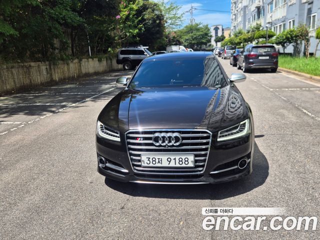 Audi S8 2015