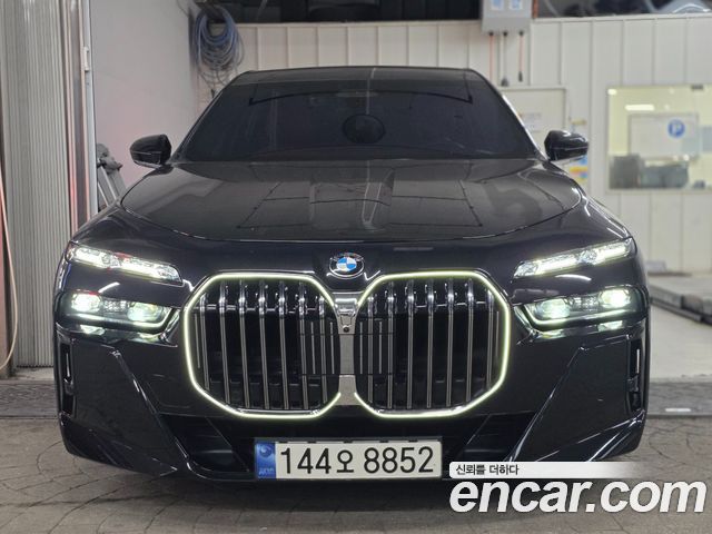 BMW 7-Series 2023
