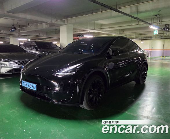 Tesla Model Y 2024