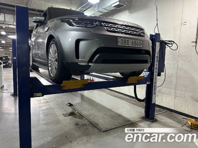Land Rover Discovery 2018