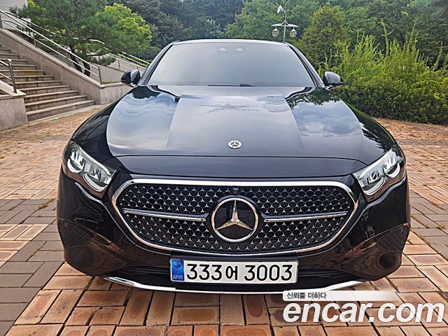 Mercedes-Benz E-Class 2024