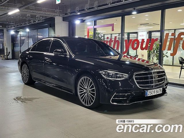 Mercedes-Benz S-Class 2024