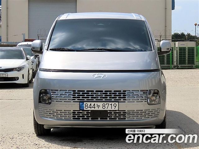 Hyundai Staria 2024
