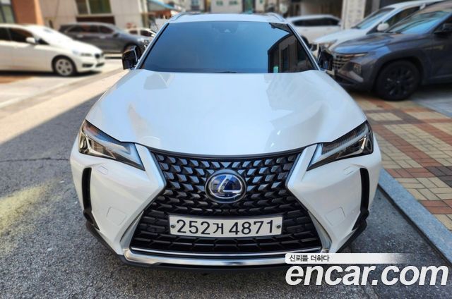 Lexus UX 2021