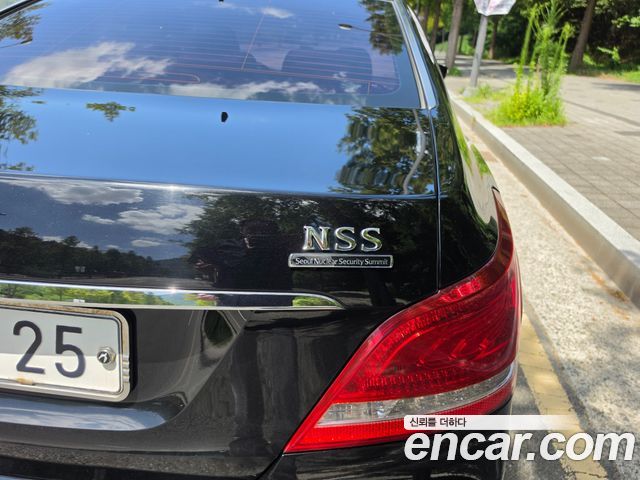 Hyundai Equus 2012
