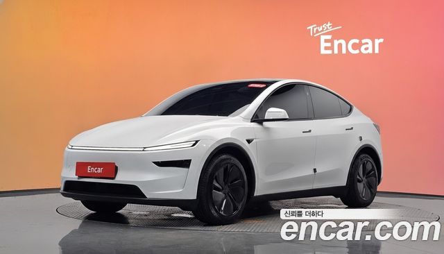Tesla Model Y 2025