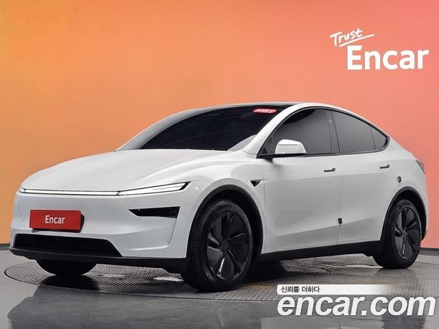 Tesla Model Y 2025