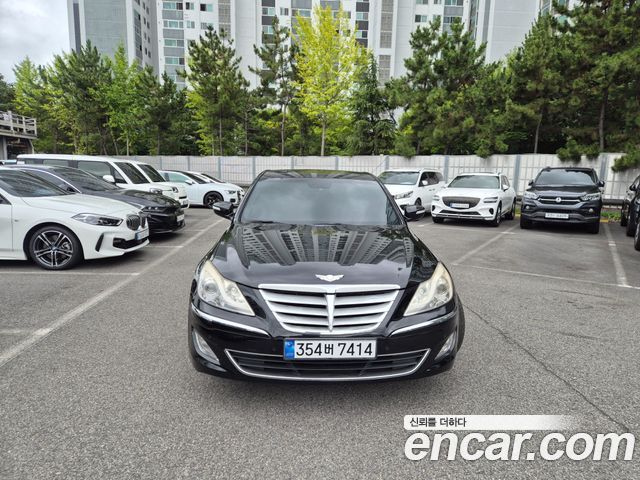 Hyundai Genesis 2013
