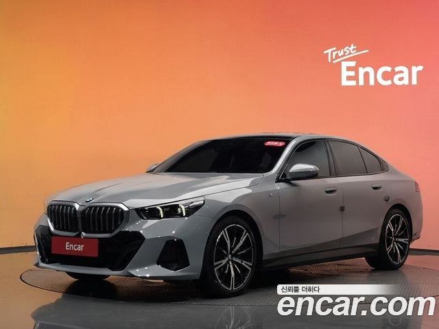 BMW 5-Series 2023