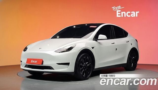 Tesla Model Y 2023