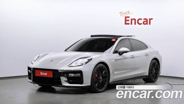 Porsche Panamera 2025