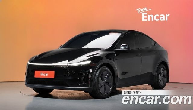 Tesla Model Y 2025