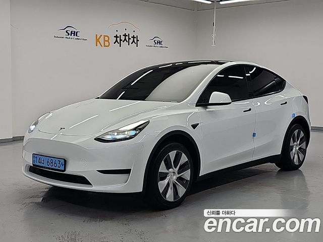 Tesla Model Y 2024