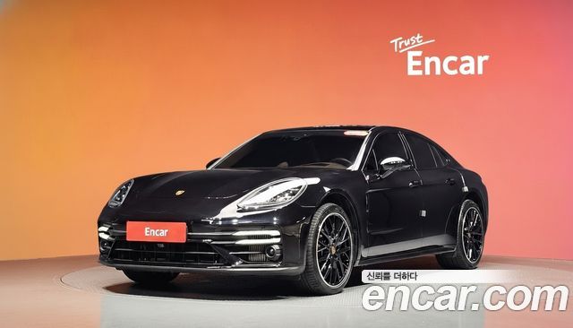 Porsche Panamera 2023