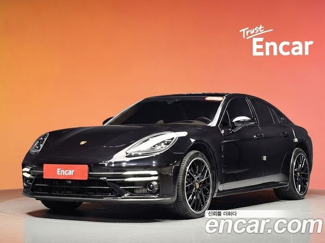 Porsche Panamera 2023