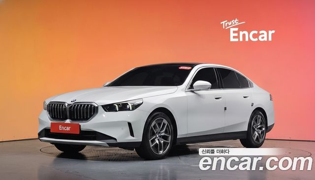 BMW 5-Series 2024