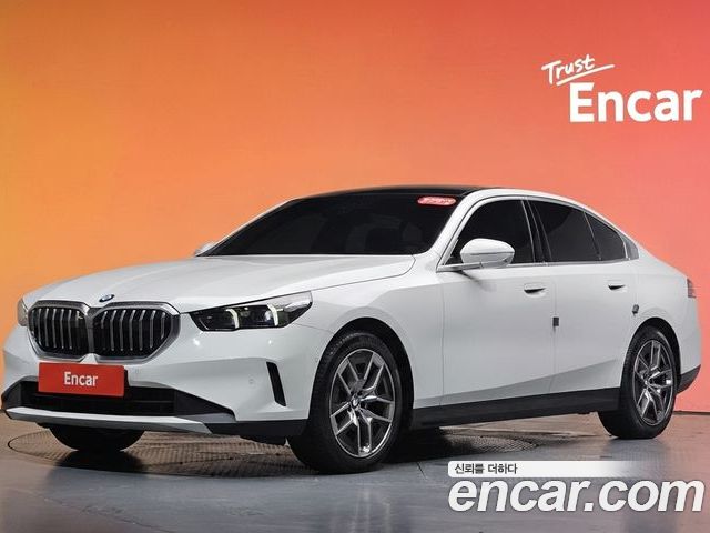 BMW 5-Series 2024