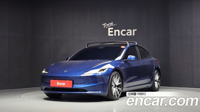 Tesla Model 3 2024