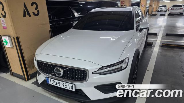Volvo V60 2024