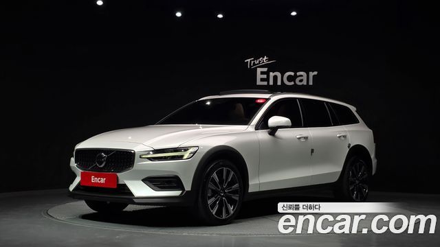 Volvo V60 2022