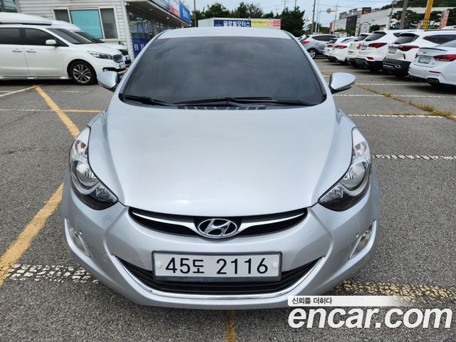Hyundai AVANTE 2012