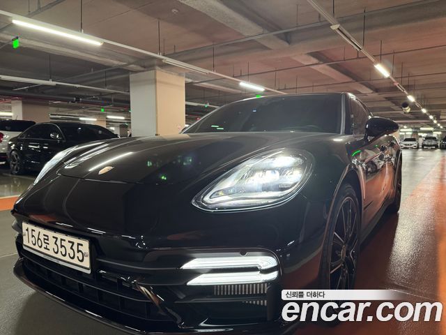 Porsche Panamera 2023