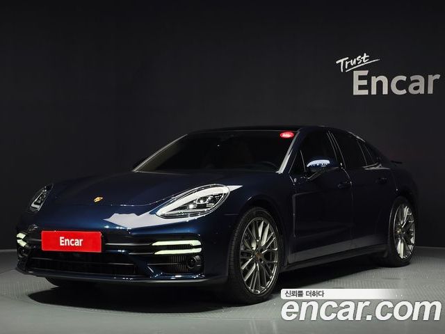 Porsche Panamera 2023