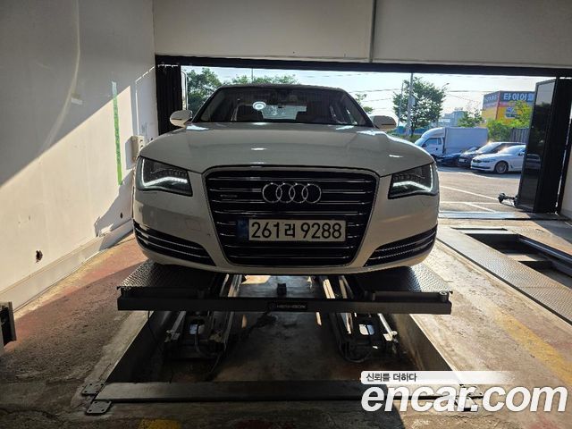 Audi A8 2012